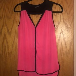 Ro&De pink top with black details and cut out